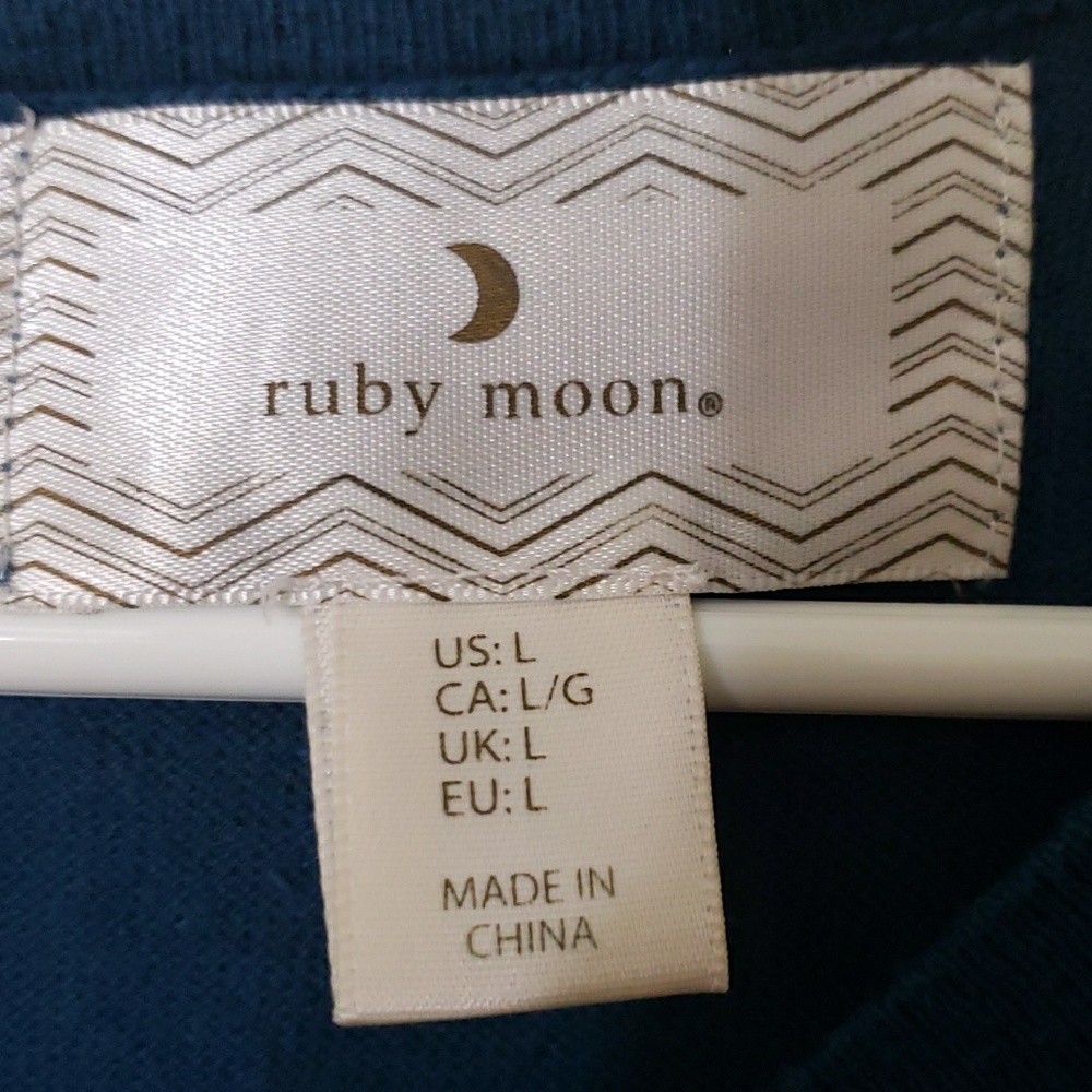 Ruby Moon - Picture 3 of 4